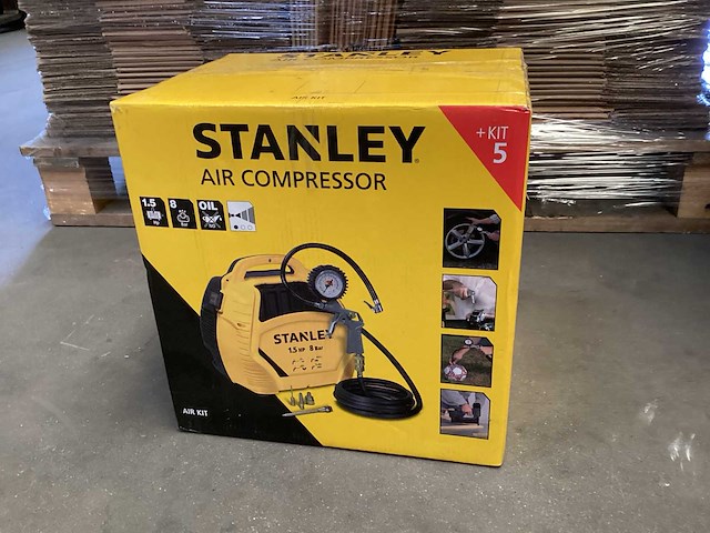 Stanley luchtcompressor 1,5 pk 8 bar, met accessoires - afbeelding 1 van  3