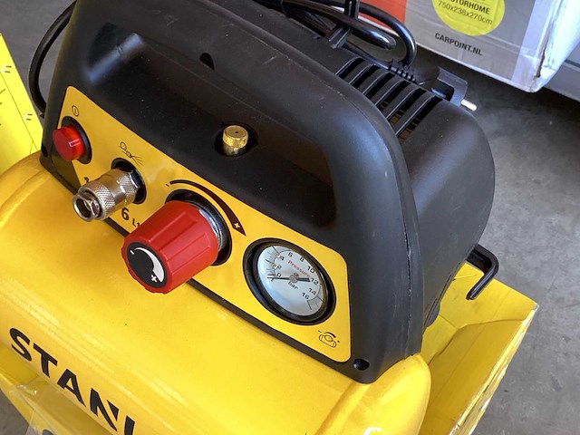 Stanley luchtcompressor draagbaar - afbeelding 4 van  4