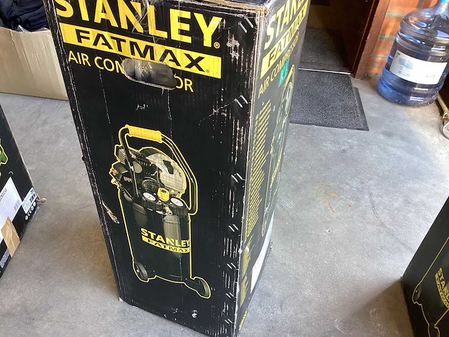 Stanley luchtcompressor fatmax - afbeelding 1 van  2