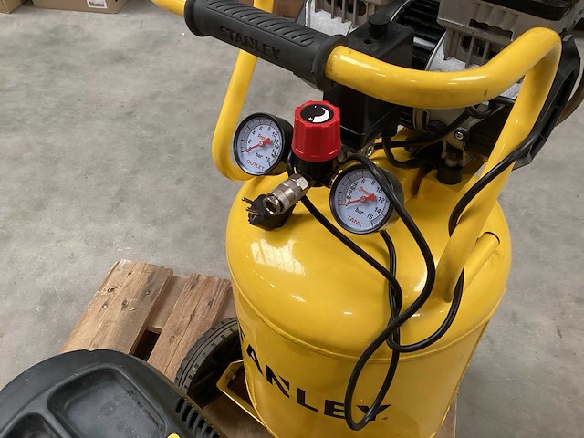 Stanley mix kavel compressors, webshop retouren - afbeelding 3 van  9