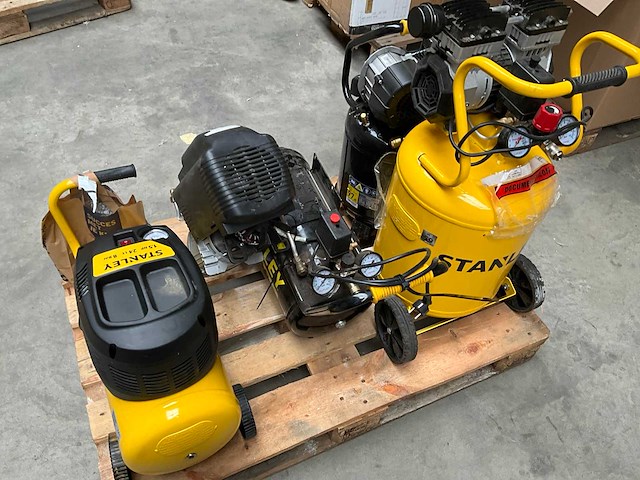 Stanley mix kavel diverse luchtcompressoren - afbeelding 8 van  13