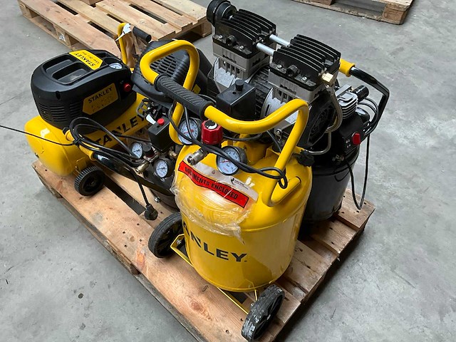 Stanley mix kavel diverse luchtcompressoren - afbeelding 9 van  13