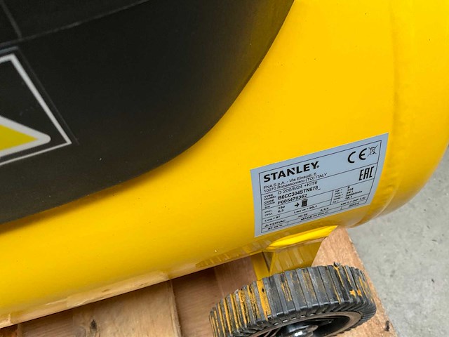Stanley mix kavel diverse luchtcompressoren - afbeelding 13 van  13