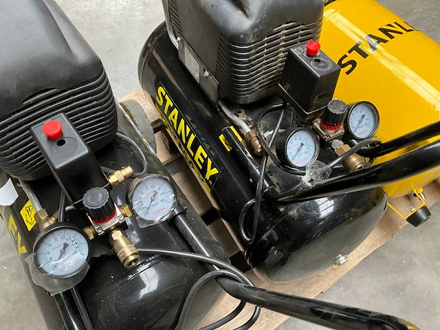 Stanley mix kavel diverse luchtcompressoren - afbeelding 2 van  13