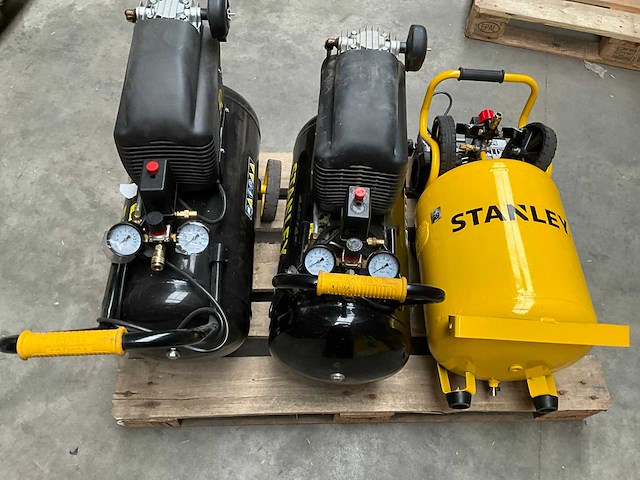 Stanley mix kavel diverse luchtcompressoren - afbeelding 1 van  13