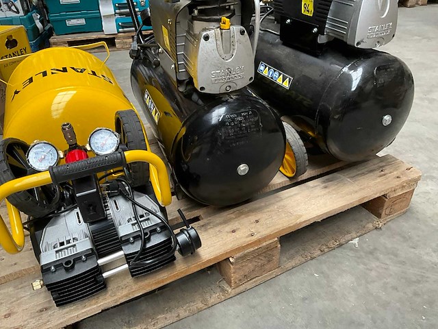 Stanley mix kavel diverse luchtcompressoren - afbeelding 9 van  13