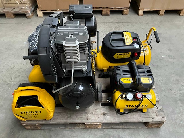 Stanley mix kavel diverse luchtcompressoren - afbeelding 1 van  13