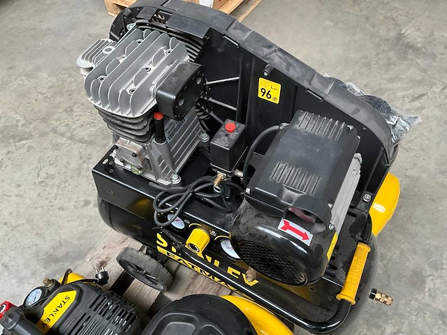 Stanley mix kavel diverse luchtcompressoren - afbeelding 7 van  13