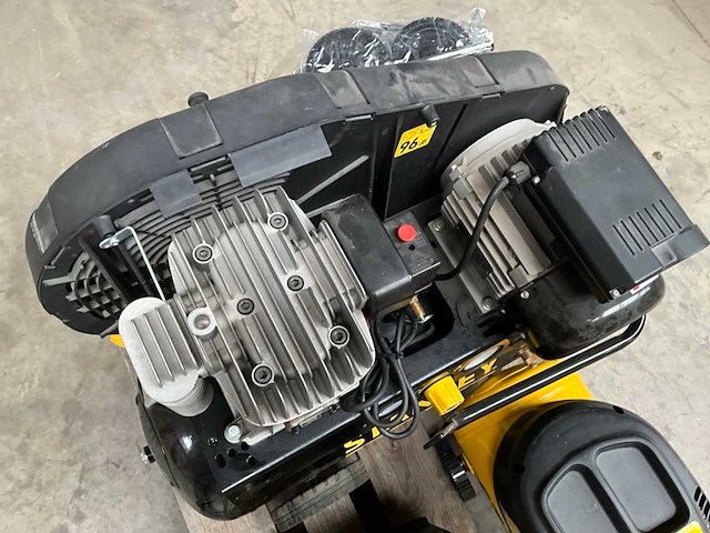 Stanley mix kavel diverse luchtcompressoren - afbeelding 12 van  13