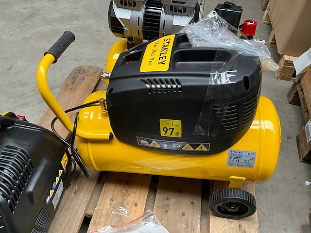 Stanley mix kavel diverse luchtcompressoren - afbeelding 5 van  10