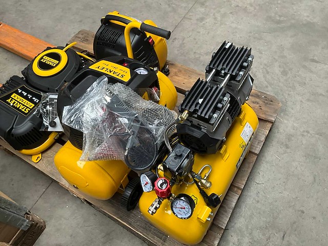 Stanley mix kavel diverse luchtcompressoren - afbeelding 6 van  10