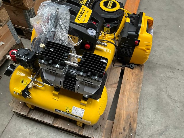 Stanley mix kavel diverse luchtcompressoren - afbeelding 8 van  10