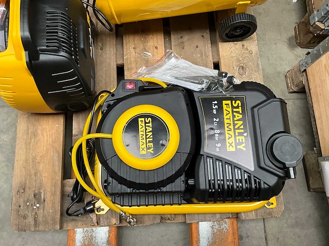 Stanley mix kavel diverse luchtcompressoren - afbeelding 9 van  10