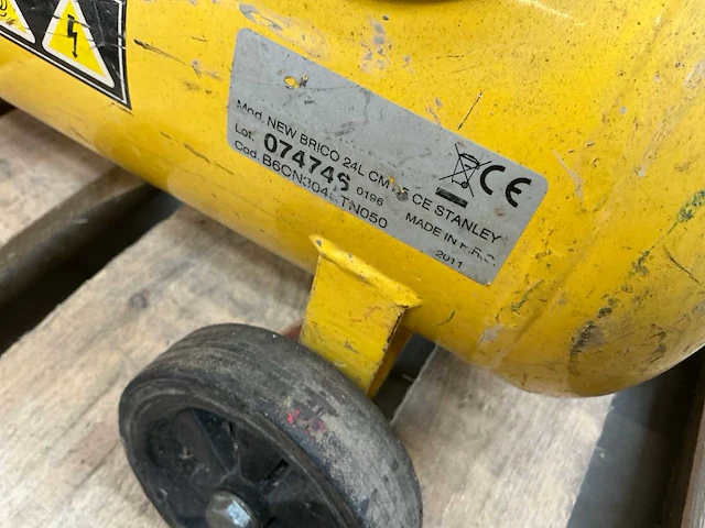 Stanley new brico luchtcompressor - afbeelding 3 van  4
