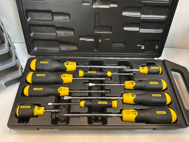 Stanley schroevendraaierset en opbergdozen - afbeelding 2 van  4