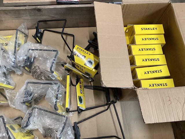 Stanley trackwall, diverse items (27x) - afbeelding 1 van  4