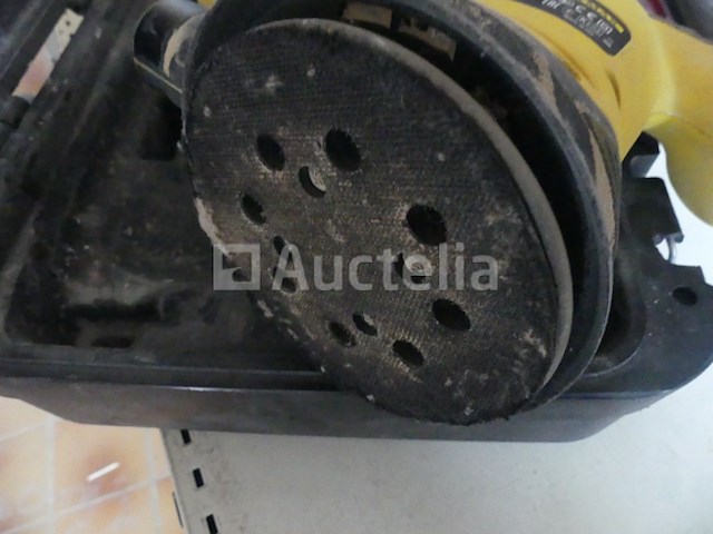 Stanley willekeurige baan schuurmachine fme440 - afbeelding 4 van  5