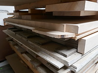 Stapel met allerhande diverse resten van houten platen - afbeelding 4 van  4