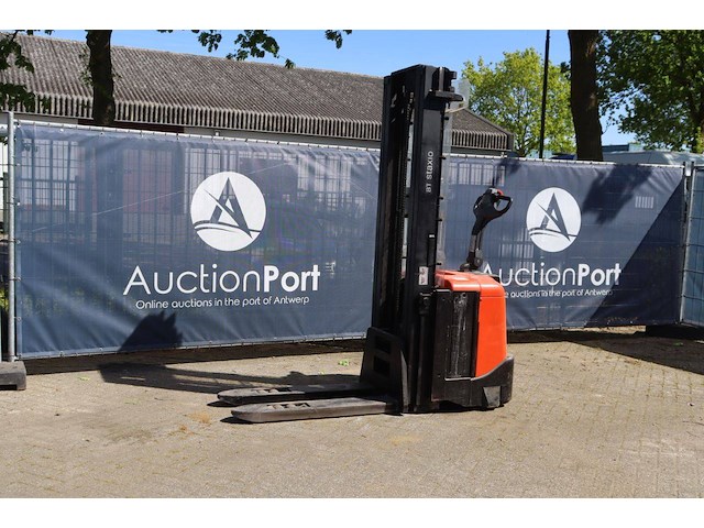 Stapelaar bt spe160l elektrisch 2000kg 5.4m 2012 - afbeelding 1 van  1