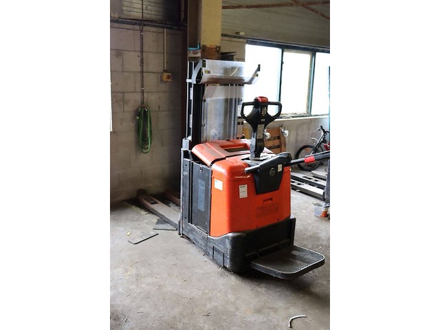 Stapelaar bt spe200d elektrisch 2000kg 2.5m 2015 - afbeelding 1 van  1