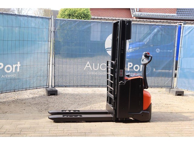 Stapelaar bt swe 140l elektrisch 1400kg 2.65m 2015 - afbeelding 1 van  1