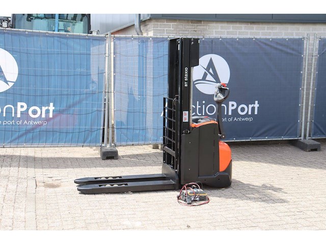Stapelaar bt swe140l elektrisch 1400kg 2015 - afbeelding 1 van  1