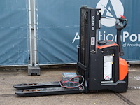 Stapelaar bt swe200d elektrisch 2000kg 2013 - afbeelding 1 van  1