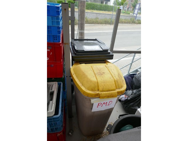 Stapelbakken + afvalcontainers - afbeelding 2 van  3