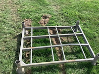 Stapelbak/voet 105x140x32 cm. - afbeelding 1 van  2