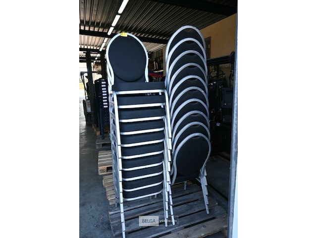 Stapelbare banketstoelen (20x) - afbeelding 1 van  1