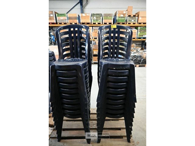 Stapelbare blauwe kunststof tuinstoelen (20x) - afbeelding 1 van  1
