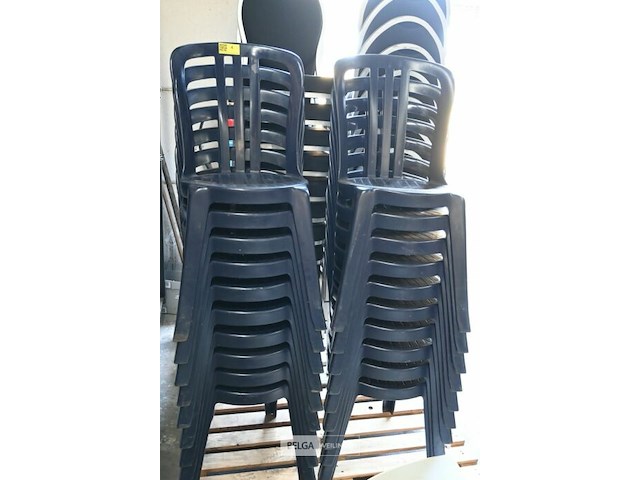 Stapelbare blauwe kunststof tuinstoelen (20x) - afbeelding 1 van  1