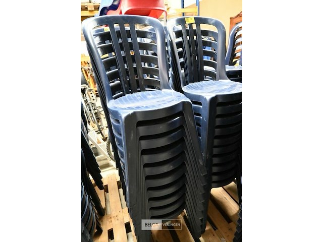 Stapelbare blauwe kunststof tuinstoelen (20x) - afbeelding 1 van  1