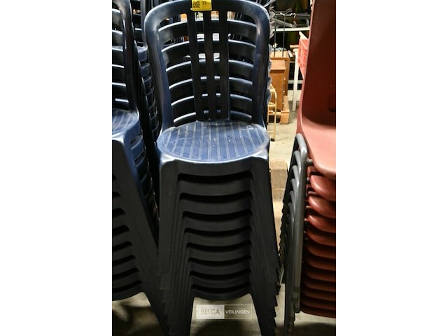Stapelbare blauwe kunststof tuinstoelen (9x) - afbeelding 1 van  2