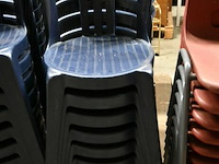 Stapelbare blauwe kunststof tuinstoelen (9x)