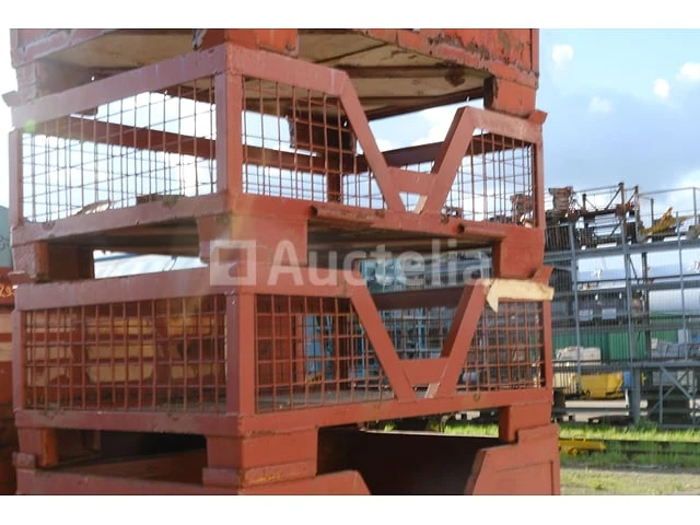Stapelbare metalen bakken - afbeelding 1 van  5