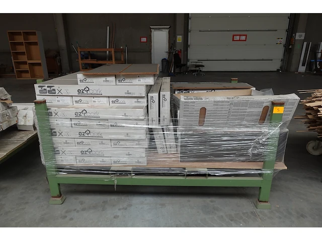 Stapelbare metalen houder + inhoud - afbeelding 1 van  5