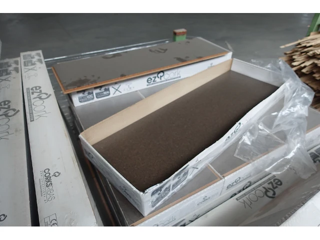 Stapelbare metalen houder + inhoud - afbeelding 5 van  5