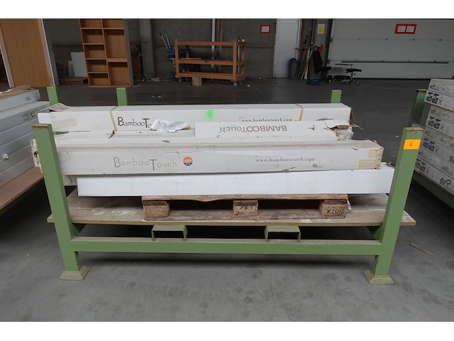 Stapelbare metalen houder + inhoud - afbeelding 1 van  5