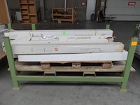 Stapelbare metalen houder + inhoud