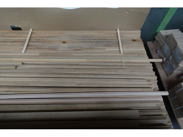 Stapelbare metalen houder + inhoud - afbeelding 2 van  3