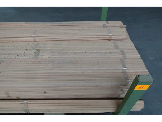 Stapelbare metalen houder + inhoud - afbeelding 2 van  3