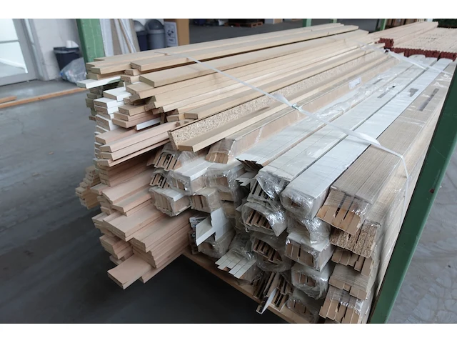 Stapelbare metalen houder + inhoud - afbeelding 3 van  5