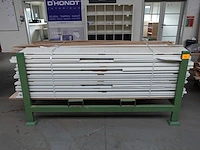 Stapelbare metalen houder + inhoud