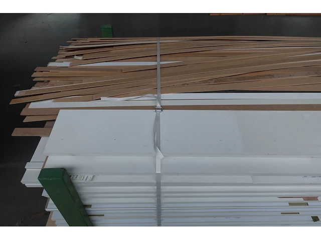 Stapelbare metalen houder + inhoud - afbeelding 3 van  5