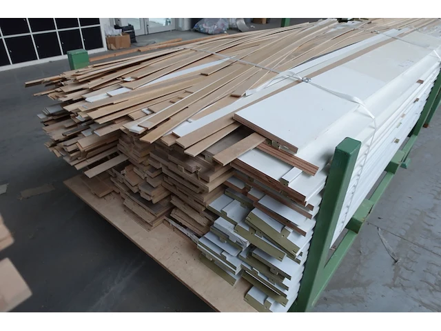 Stapelbare metalen houder + inhoud - afbeelding 5 van  5