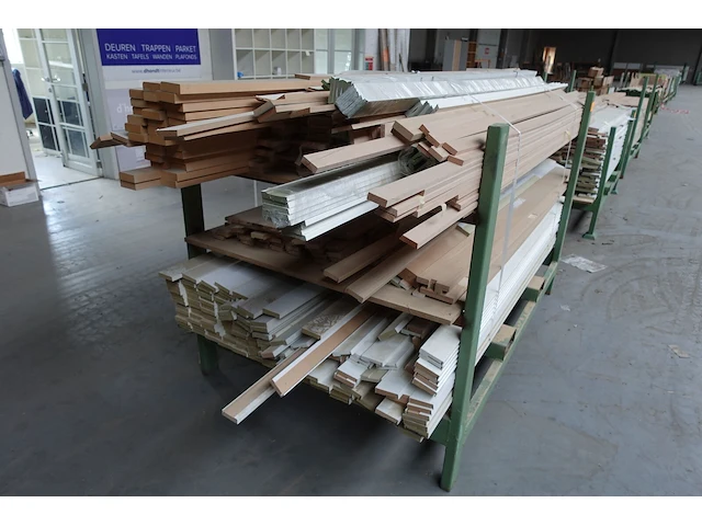 Stapelbare metalen houder + inhoud - afbeelding 3 van  4