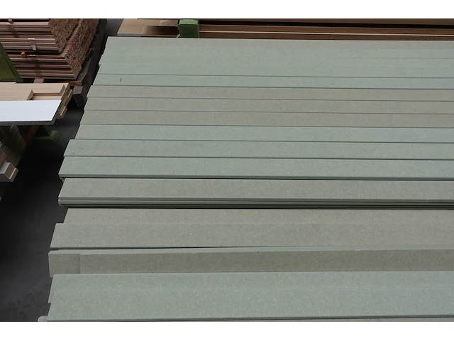 Stapelbare metalen houder + inhoud - afbeelding 2 van  3