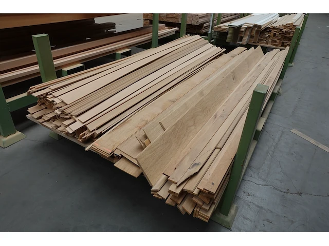 Stapelbare metalen houder + inhoud - afbeelding 3 van  3