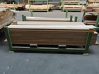 Stapelbare metalen houder + inhoud